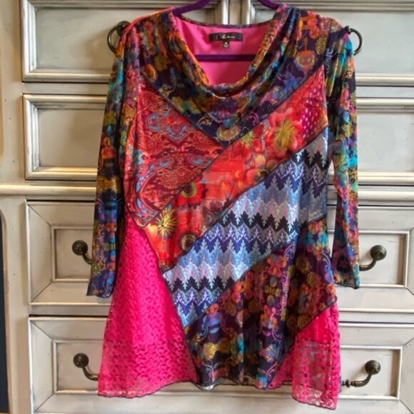 Calessa Women’s Top - Picture 1 of 6